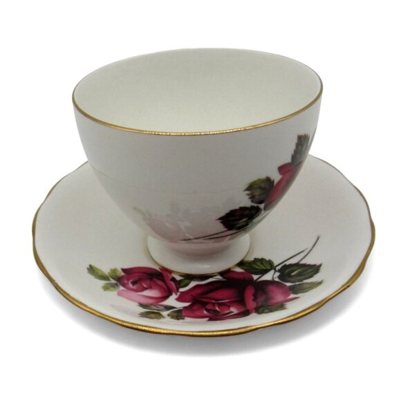 QUEEN ANNE Rose Pattern Tea Cup And Saucer Gold Trim England Vintage - Picture 5 of 10